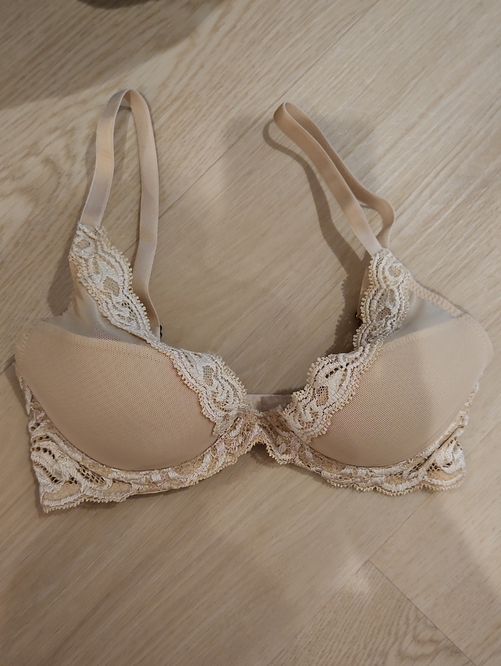 Natori Feathers Contour Plunge Bra
